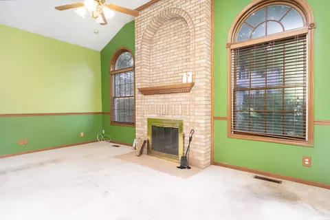 Living - 219 E 11th St, Lockport, IL 60441 photo 1 of 4