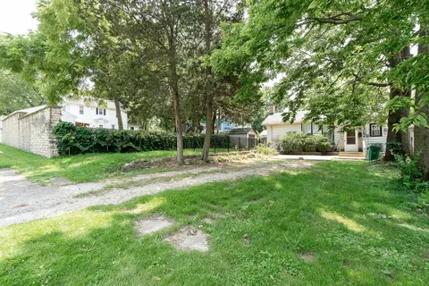Exterior - 219 E 11th St, Lockport, IL 60441 photo 5 of 8