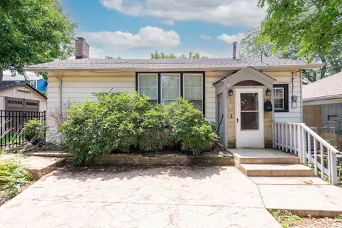 219 E 11th St, Lockport, IL 60441