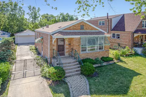 9217 Parkside Ave, Oak Lawn, IL 60453