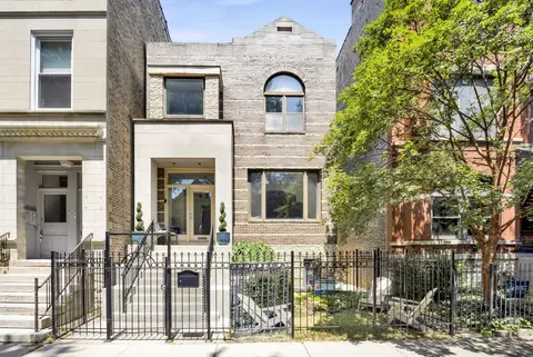 1024 W Oakdale Ave, Chicago, IL 60657