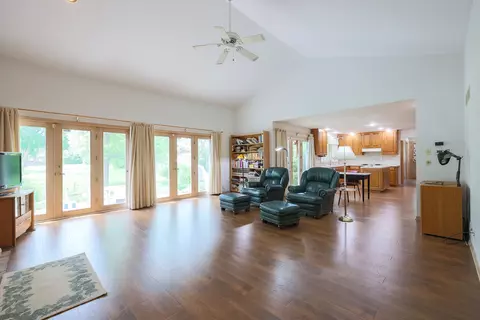 0 N380 Silverleaf Blvd, Wheaton, IL 60187 photo 25