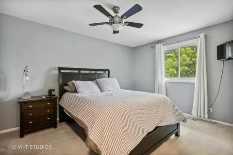 Bedroom - 1242 Croydon Ct, Wheaton, IL 60189 photo 1 of 3