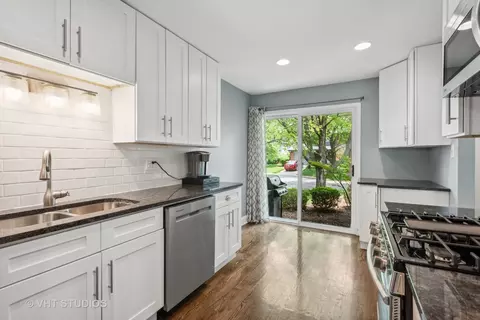 Kitchen - 1242 Croydon Ct, Wheaton, IL 60189 photo 2 of 2