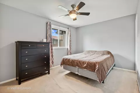 Bedroom - 1242 Croydon Ct, Wheaton, IL 60189 photo 3 of 3