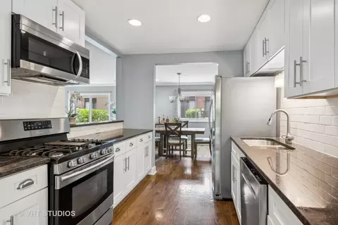 Kitchen - 1242 Croydon Ct, Wheaton, IL 60189 photo 1 of 2
