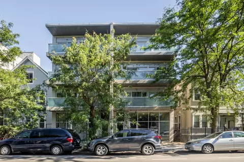 2624 W Armitage Ave #2W, Chicago, IL 60647