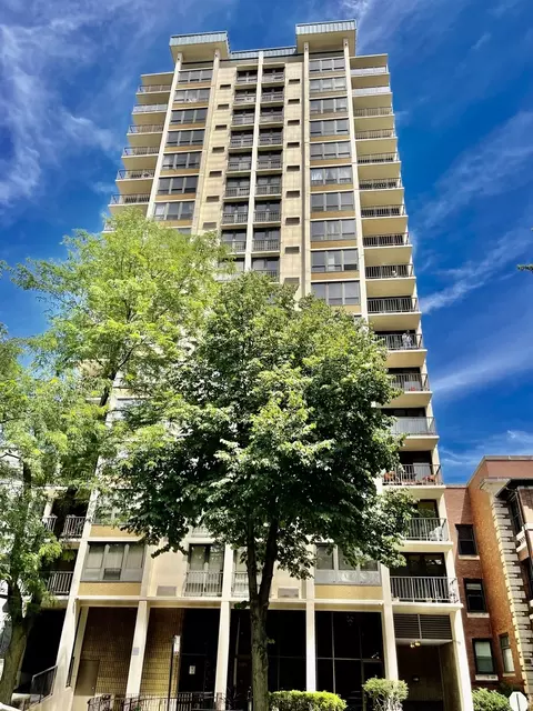 5471 S Hyde Park Blvd #15A, Chicago, IL 60615