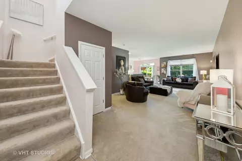 6 N385 Whitmore Cir #D, Saint Charles, IL 60174