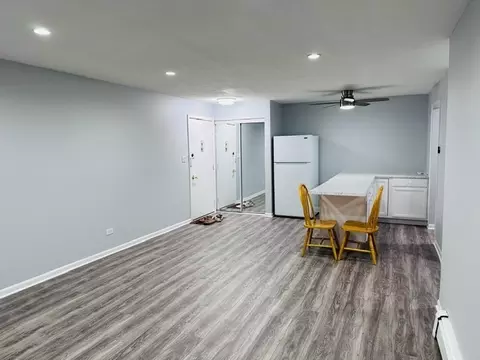 565 Heritage Dr #210, Hoffman Estates, IL 60169 photo 2