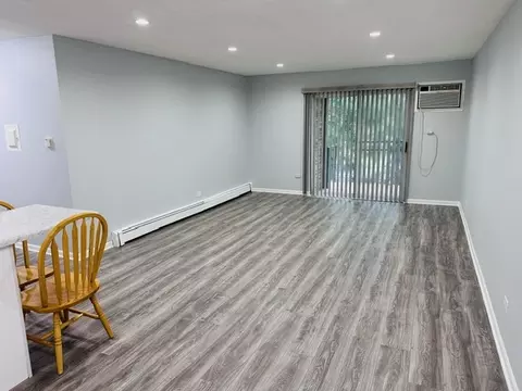 565 Heritage Dr #210, Hoffman Estates, IL 60169 photo 3