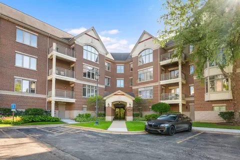 445 N Village Green Ct #406, Lincolnshire, IL 60069