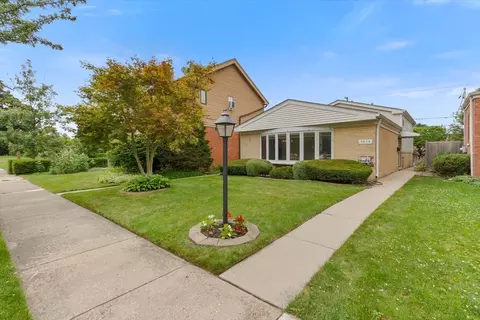 5636 Carol Ave, Morton Grove, IL 60053