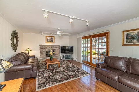 2008 W Mark Ter, Mount Prospect, IL 60056 photo 5