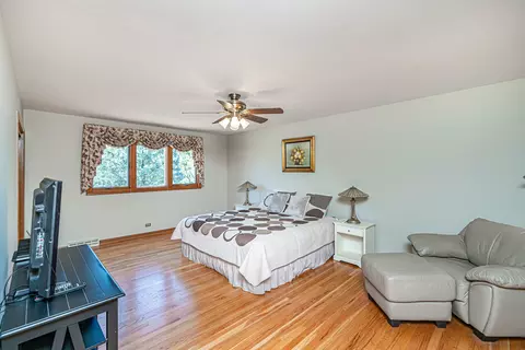 2008 W Mark Ter, Mount Prospect, IL 60056 photo 13
