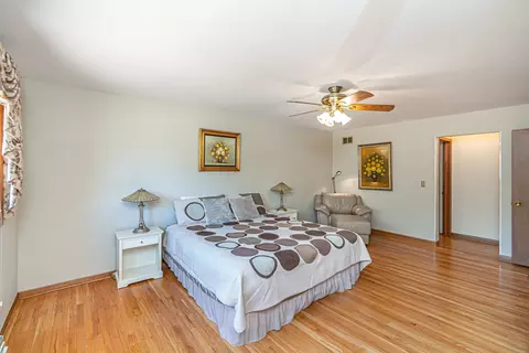 2008 W Mark Ter, Mount Prospect, IL 60056 photo 14