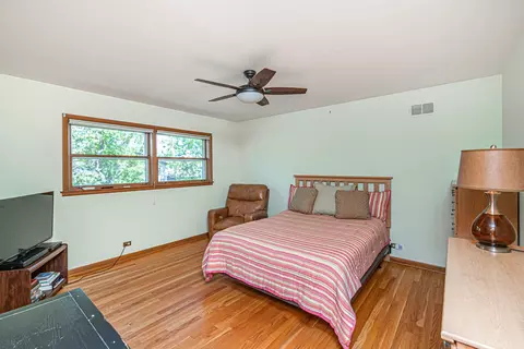 2008 W Mark Ter, Mount Prospect, IL 60056 photo 19