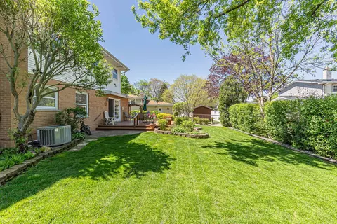 2008 W Mark Ter, Mount Prospect, IL 60056 photo 32