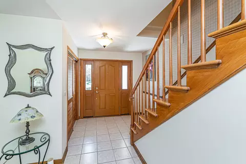 2008 W Mark Ter, Mount Prospect, IL 60056 photo 12
