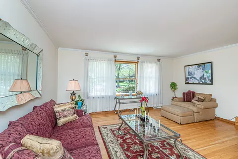 2008 W Mark Ter, Mount Prospect, IL 60056 photo 3