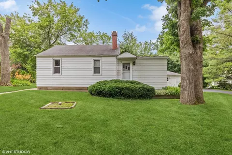 18937 W Rose Ave, Mundelein, IL 60060