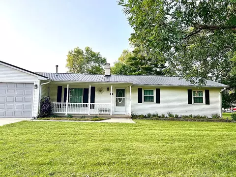 604 W Dunbar St, Mahomet, IL 61853