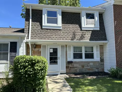 1920 Finchley Ct, Schaumburg, IL 60194