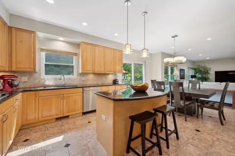2011 Wright Blvd, Buffalo Grove, IL 60089 photo 5