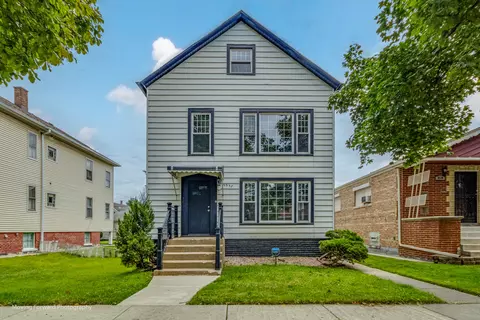 8537 S Essex Ave, Chicago, IL 60617