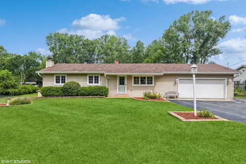510 W Ringwood Rd, Mchenry, IL 60051