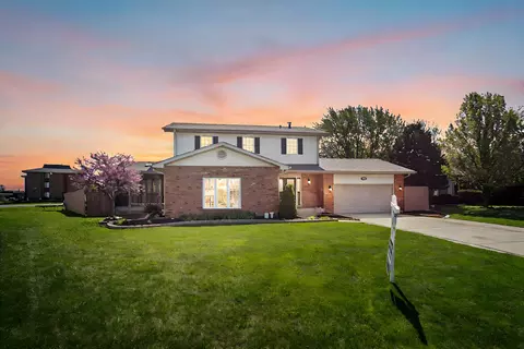 15743 La Paz Ct, Oak Forest, IL 60452