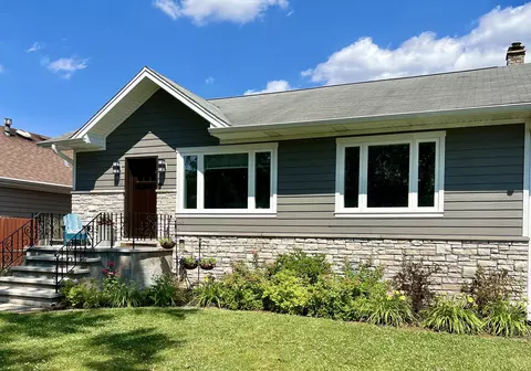 9303 S 84th Ave, Hickory Hills, IL 60457