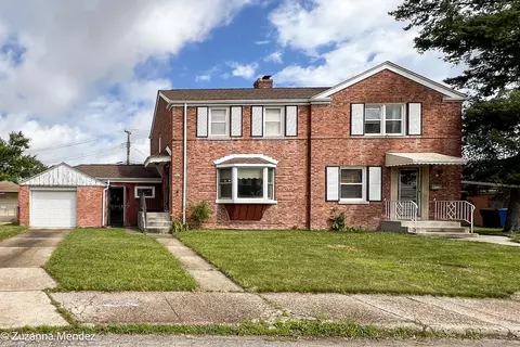 7246 W Rascher Ave, Chicago, IL 60656