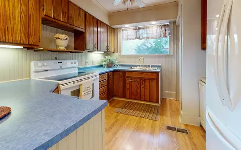 508 N Edwin St, Champaign, IL 61821 photo 4