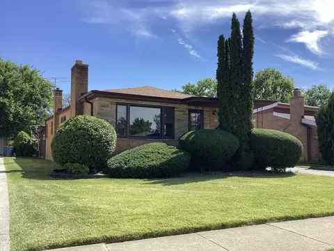 5041 Harnew Rd S, Oak Lawn, IL 60453