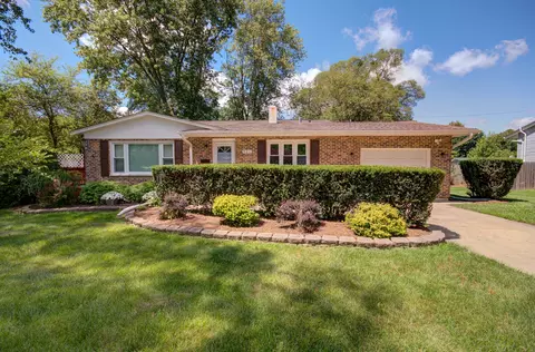 921 S 10th Ave, Saint Charles, IL 60174