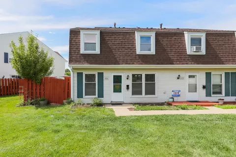 1856 Stockton Dr #1856, Hoffman Estates, IL 60169
