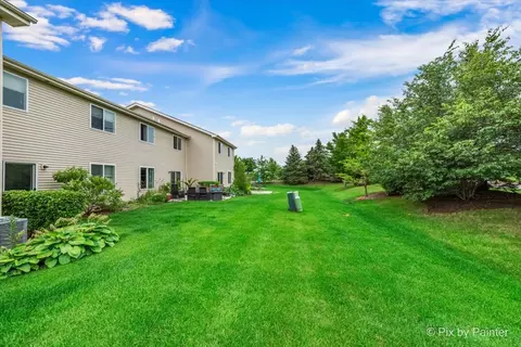 Exterior - 3842 Monterey Cir, Algonquin, IL 60102 photo 2 of 6