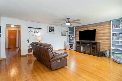 3665 177th St, Lansing, IL 60438 photo 3
