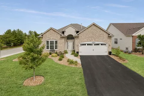 17513 W Caspian Cir, Lockport, IL 60441