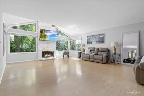 Living - 717 Chestnut Ct, Bartlett, IL 60103 photo 1 of 3
