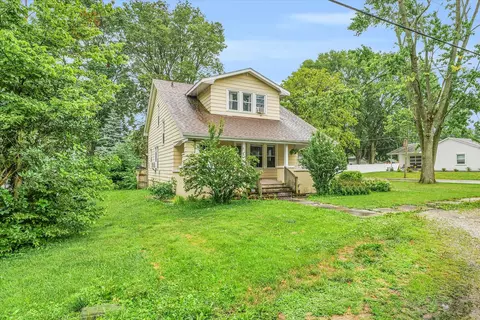 517 S Centennial St, Monticello, IL 61856