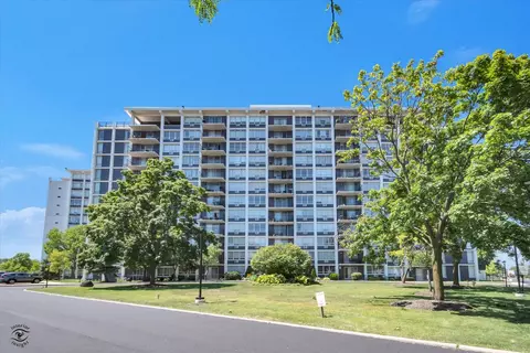 8801 W Golf Rd #6H, Niles, IL 60714