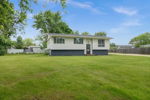 Exterior - 1415 Lantern Ln, Morris, IL 60450 photo 2 of 7