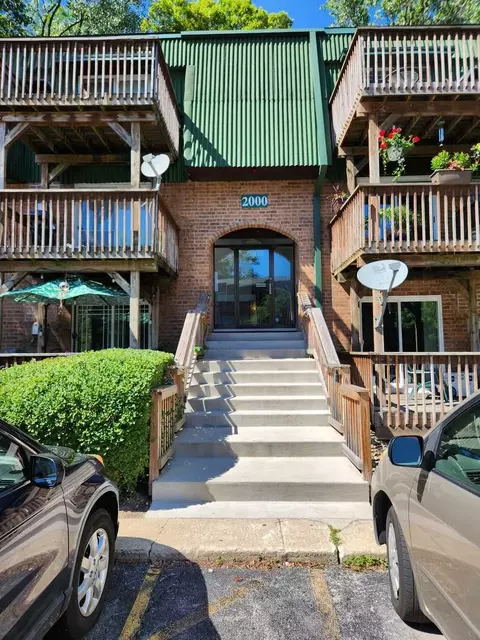 2000 Tall Oaks Dr #3A, Aurora, IL 60505