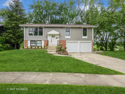 960 Hillcrest Blvd, Hoffman Estates, IL 60169
