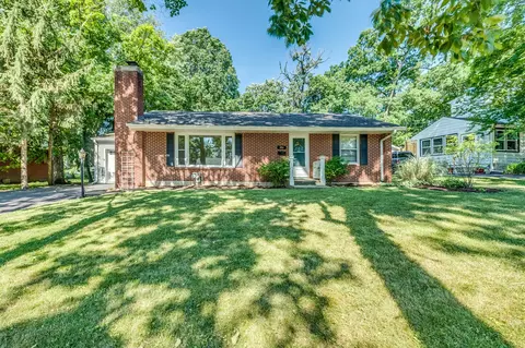 204 Delcy Dr, Dekalb, IL 60115