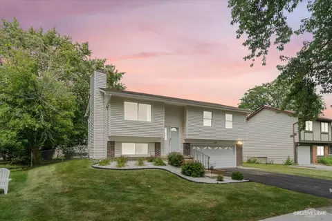 856 Summit Ln, Bolingbrook, IL 60440
