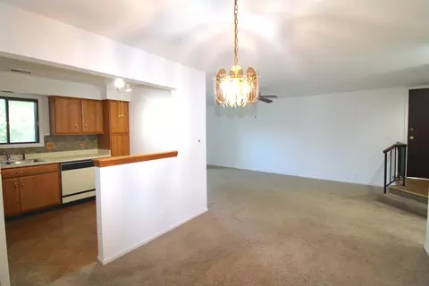 1033 Harbour Ct #2A, Wheeling, IL 60090 photo 10