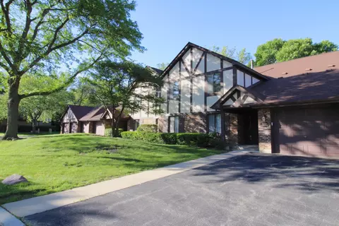 1033 Harbour Ct #2A, Wheeling, IL 60090
